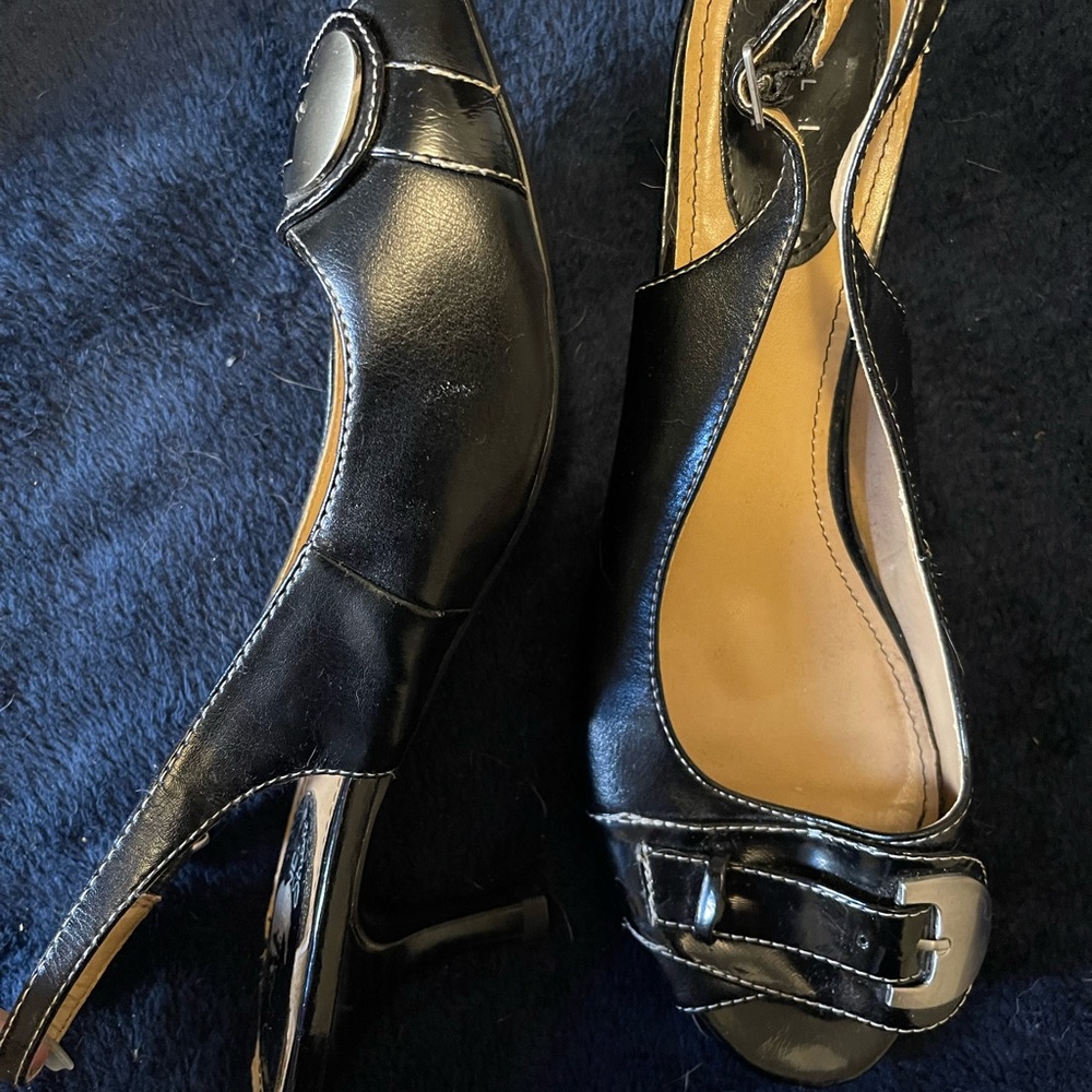 Madeline Stuart kitten heel with buckle